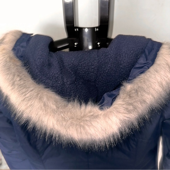 Columbia Navy Parka with Faux Fur Hood - Picture 4 of 5